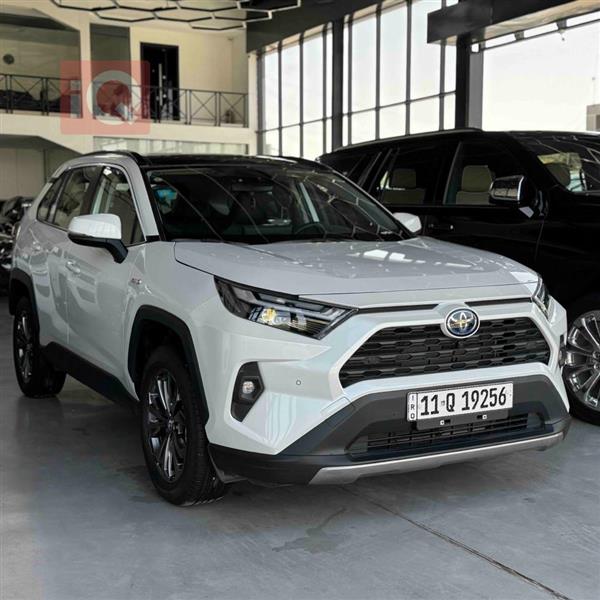 Toyota for sale in Iraq